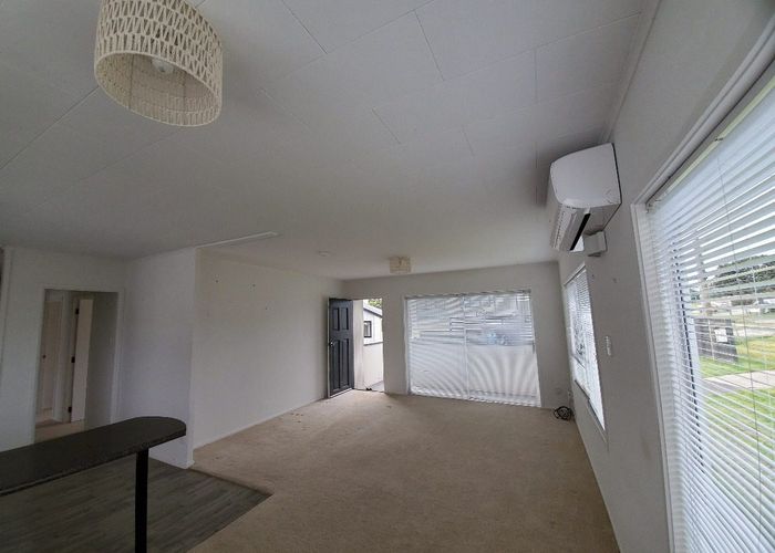  at 802 East Coast Road, Browns Bay, North Shore City, Auckland