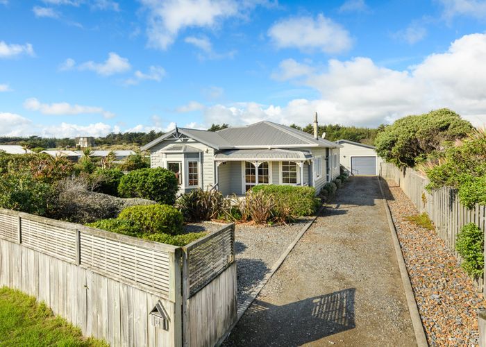  at 32 Kent Avenue, Waitarere Beach, Levin