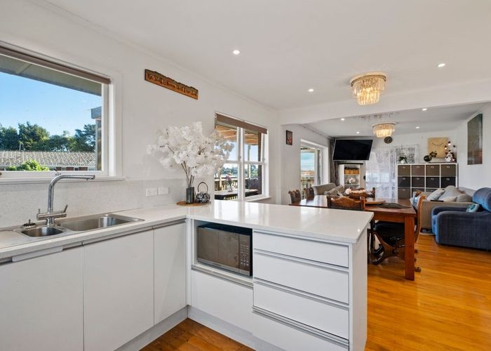  at 63 Edgewater Drive, Pakuranga, Manukau City, Auckland