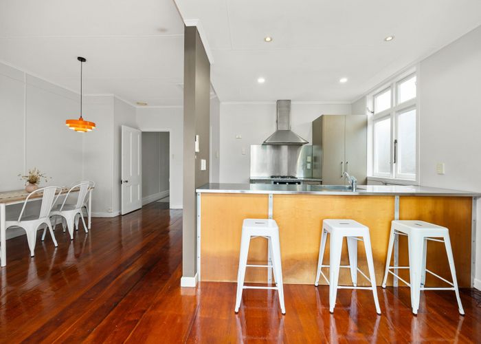  at 2/9 Essex Road, Mount Eden, Auckland City, Auckland