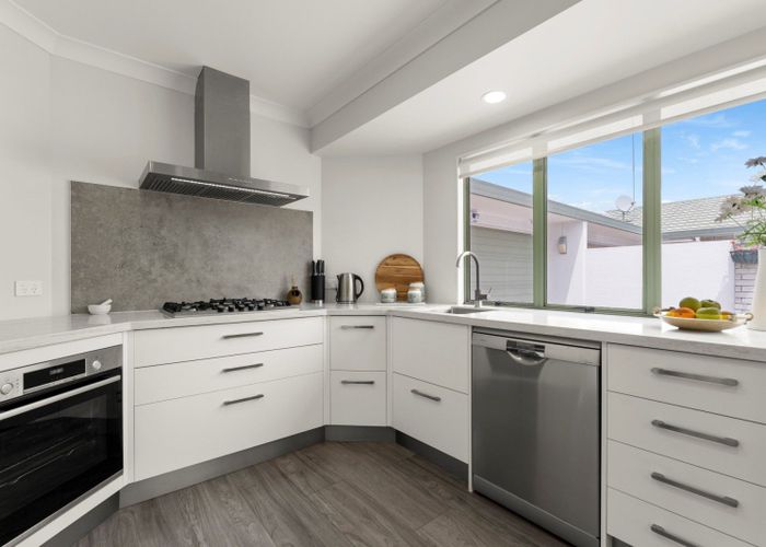 at 100A Pacific View Road, Papamoa Beach, Papamoa