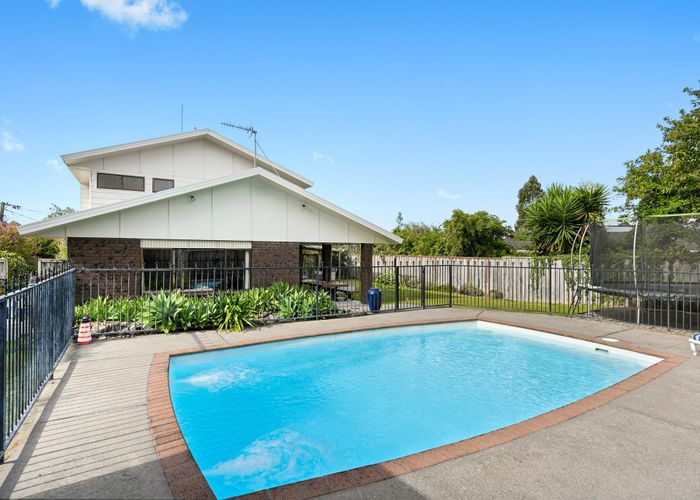  at 1030 River Road, Queenwood, Hamilton