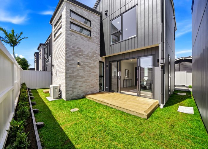  at 2/2 Coronation Street, Belmont, North Shore City, Auckland