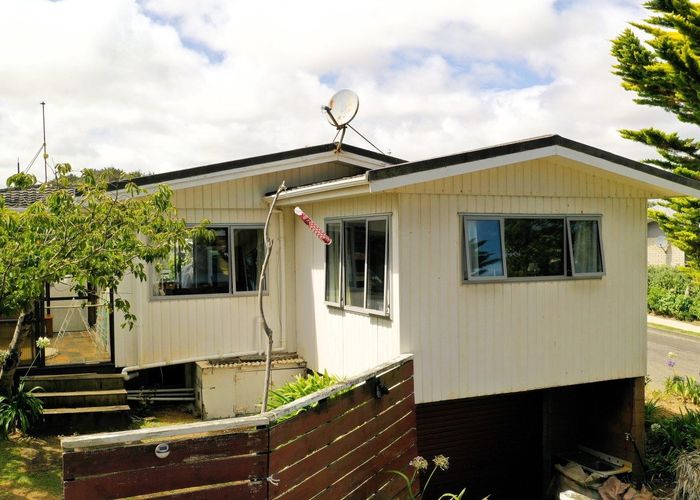  at 95 Kahukura Avenue, Waitarere Beach, Horowhenua, Manawatu / Whanganui