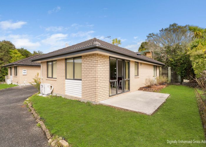  at 40 Regents Park Place, Westgate, Auckland