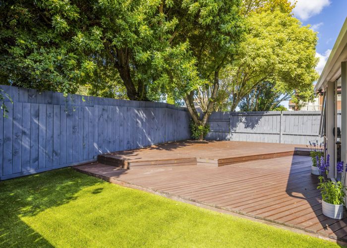  at 33 Pohutukawa Place, Ellerslie, Auckland