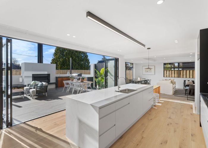  at 6 Clifford Avenue, Merivale, Christchurch