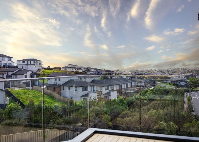  at 10 Kautawa Lane, Massey, Waitakere City, Auckland