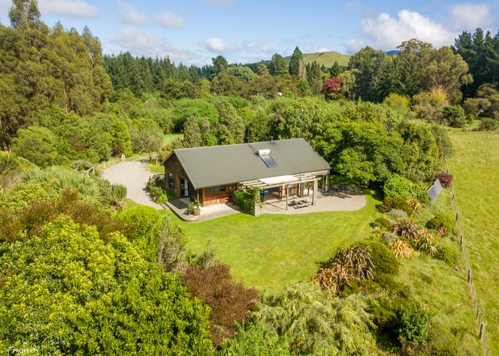  at 570 Norfolk Road, Carterton