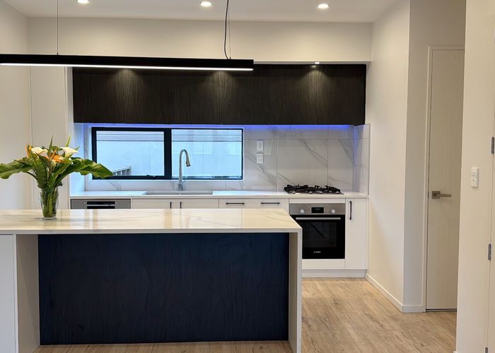  at 8/701 Hillsborough Road, Mount Roskill, Auckland City, Auckland