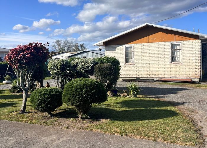  at 12 Hakiwai Road, Fernhill