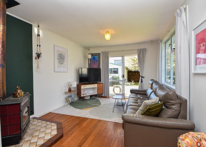  at 33 Wyndham Street, Carterton