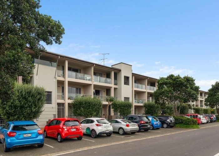  at 84B Michael Jones Drive, Flat Bush, Auckland