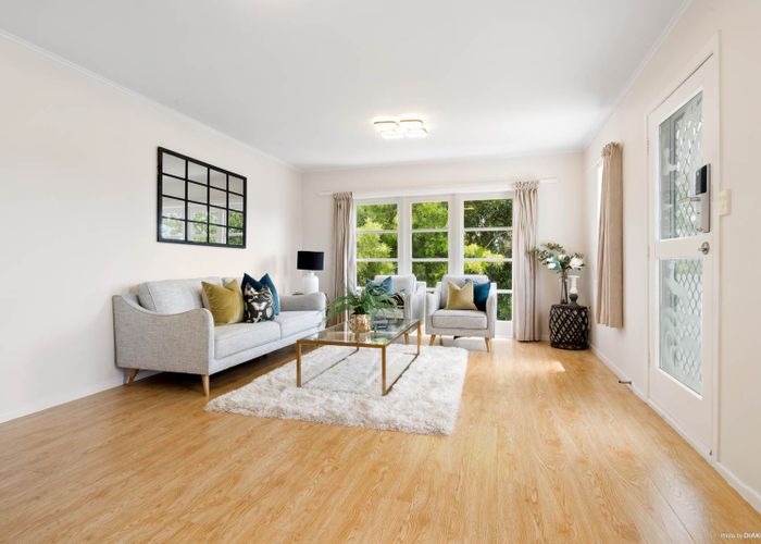  at 2/5 Winifred Avenue, Bayview, Auckland