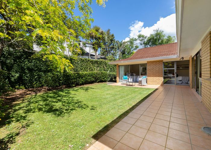  at 7 Peart View, Saint Johns, Auckland