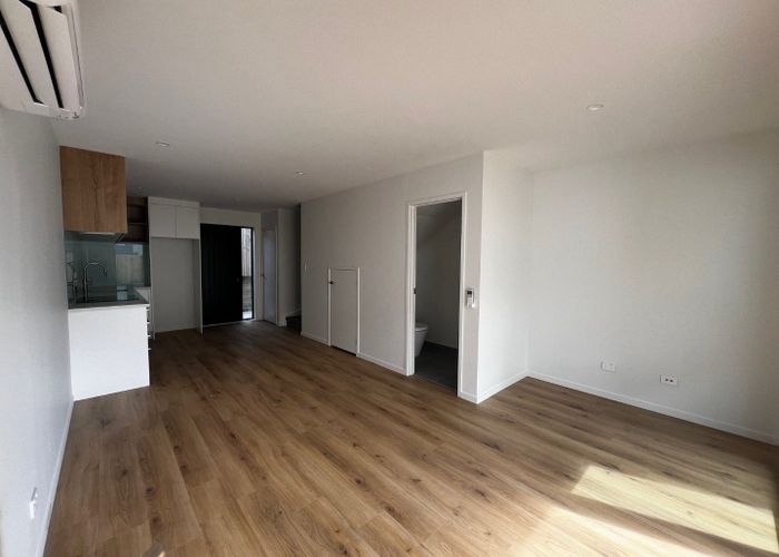  at 5/21 Divich Avenue, Te Atatu South, Waitakere City, Auckland