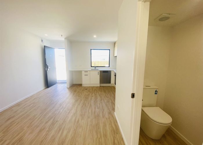  at 4/304 Waterloo Road, Hornby, Christchurch