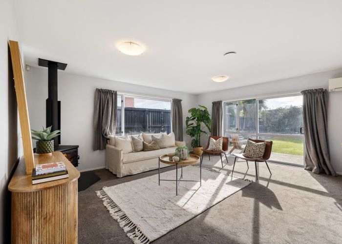  at 2/12 BARCLAY PLACE, Burwood, Christchurch
