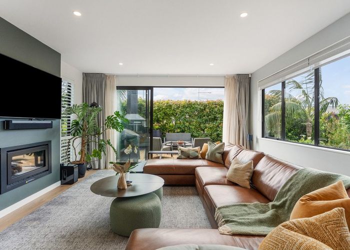  at 2 Tawatawa Street, Long Bay, Auckland