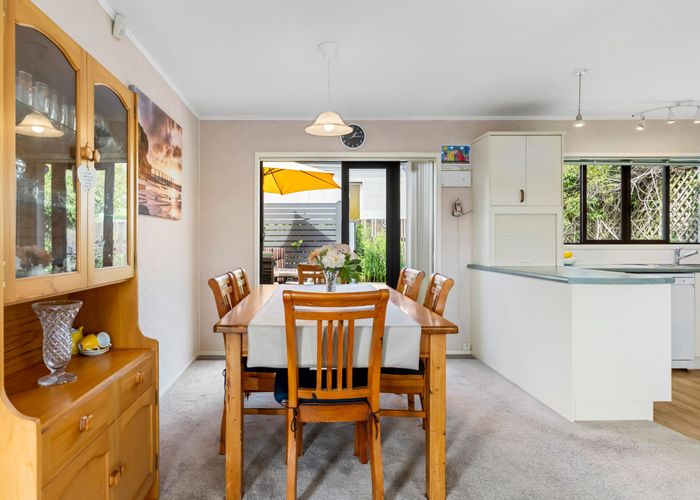  at 3 Hollyhock Place, Browns Bay, North Shore City, Auckland