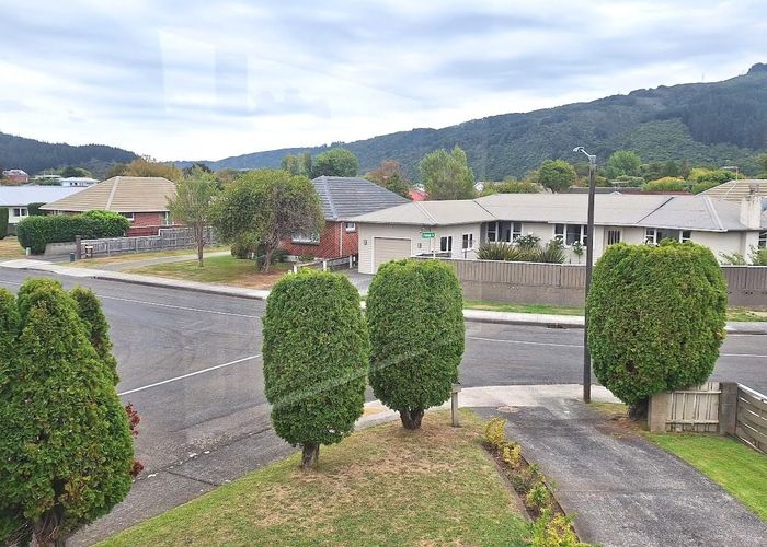  at 6 Whirinaki Crescent, Heretaunga, Upper Hutt