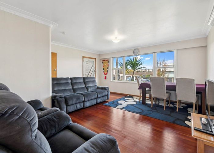  at 39 Kenderdine Road, Papatoetoe, Manukau City, Auckland