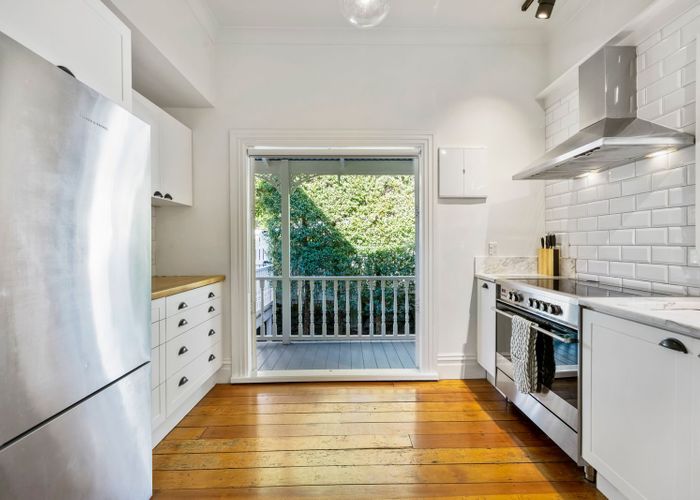  at 6 Beach Road, Northcote Point, North Shore City, Auckland