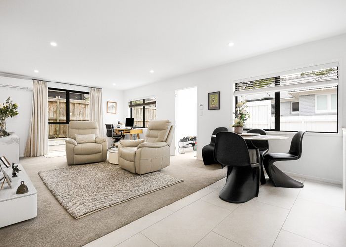  at 2/58 Hillcrest Avenue, Hillcrest, North Shore City, Auckland