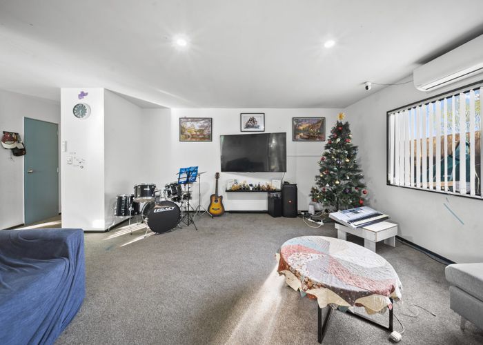  at 27 Robertson Road, Favona, Manukau City, Auckland