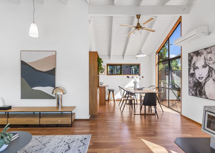  at 1/42 Deep Creek Road, Torbay, Auckland