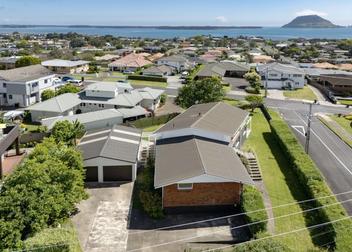  at 1 Lemon Grove Avenue, Otumoetai, Tauranga, Bay Of Plenty