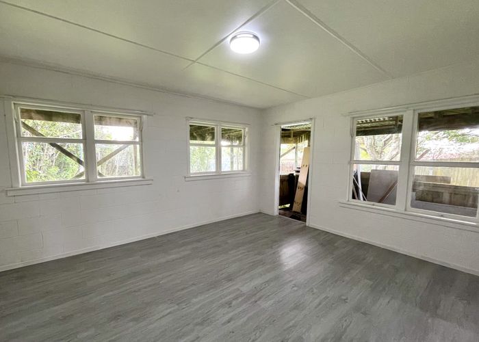  at 32 Trinidad Street, Blockhouse Bay, Auckland City, Auckland