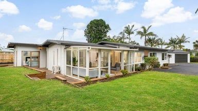  at 11 Munstead Place, Hillcrest, Auckland