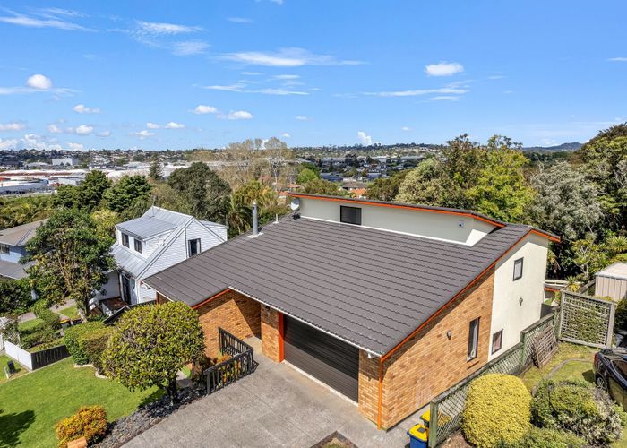  at 64 Rhinevale Close, Henderson, Waitakere City, Auckland