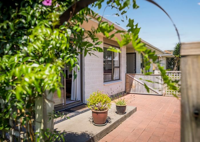  at 6 Tawa Street, Waikanae