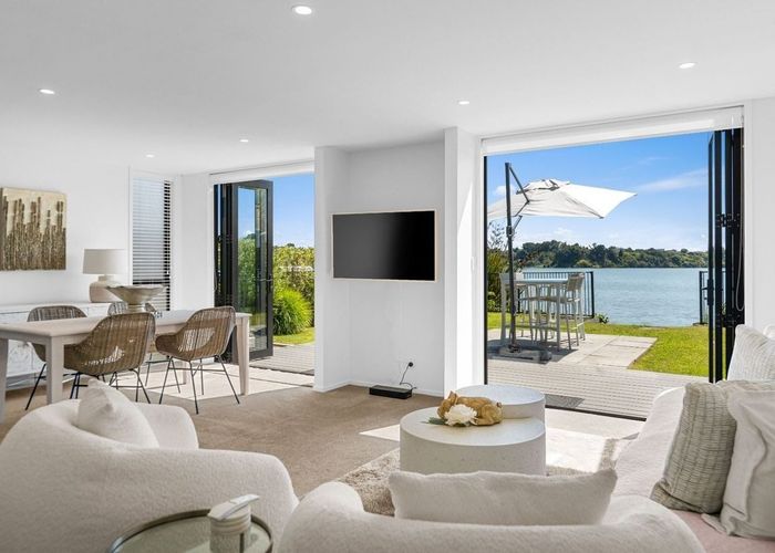  at Welcome Bay Road, Welcome Bay, Tauranga, Bay Of Plenty