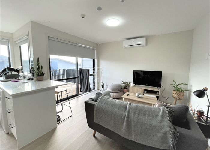  at 8/7 Stamford Park Road, Mount Roskill, Auckland City, Auckland
