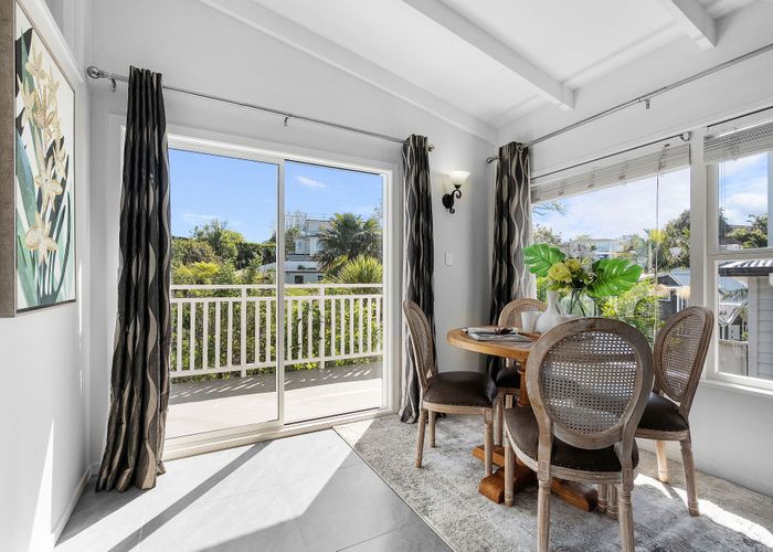  at 292 Beach Road, Campbells Bay, North Shore City, Auckland