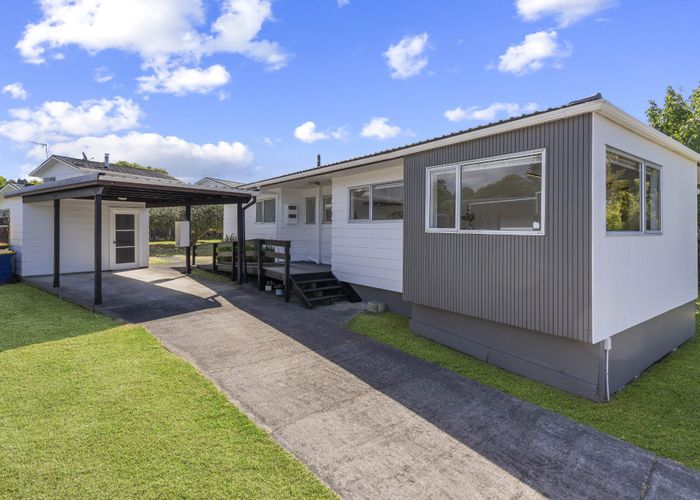  at 6 Mannering Place, Hillcrest, Auckland