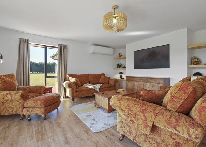  at 728 Woodstock Road, Burnt Hill, Oxford