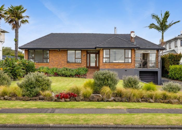  at 65 Kiwi Esplanade, Mangere Bridge, Manukau City, Auckland