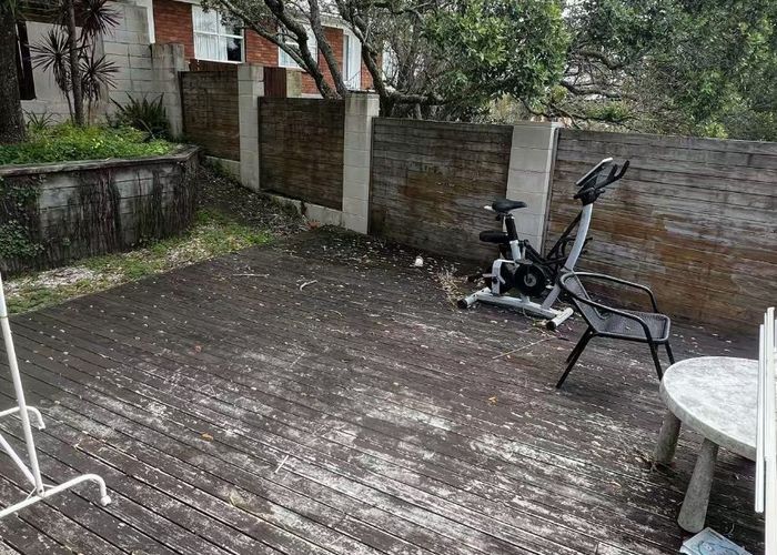  at 2/5 Downing St, Glenfield, North Shore City, Auckland