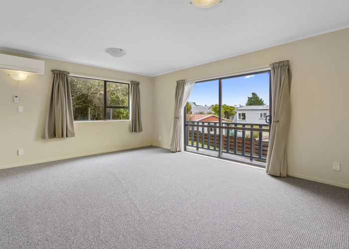  at 2/11 Invercargill Drive, Kelson, Lower Hutt