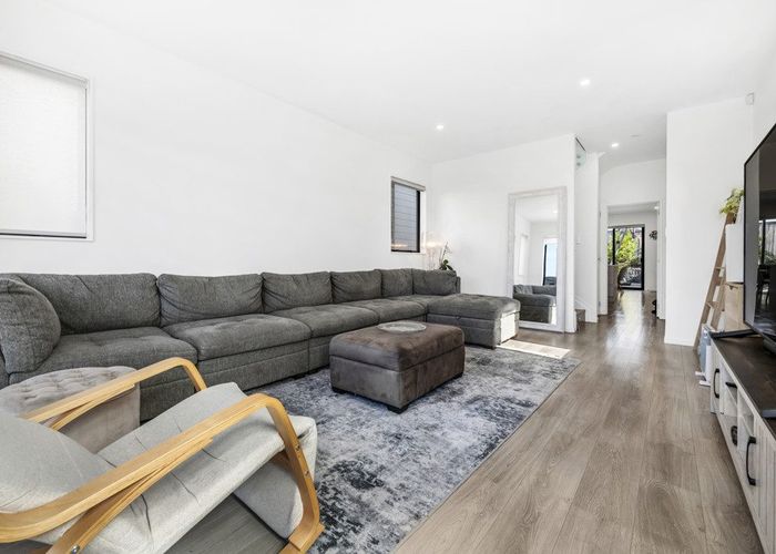  at 9 Eros Road, Flat Bush, Manukau City, Auckland