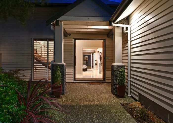  at 42 Heretaunga Square, Silverstream, Upper Hutt