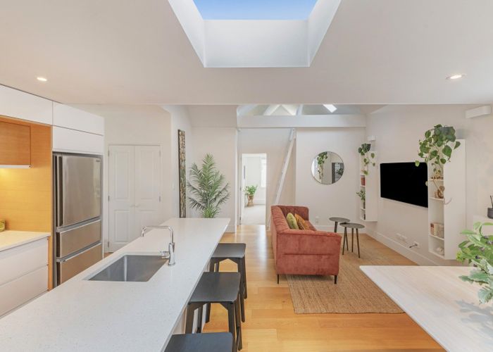  at 8 Yale Road, Mount Cook, Wellington