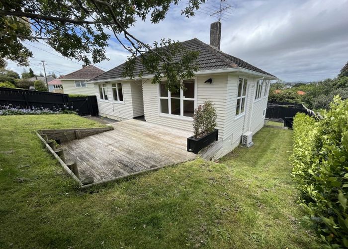  at 9 Leybourne Circle, Glen Innes, Auckland
