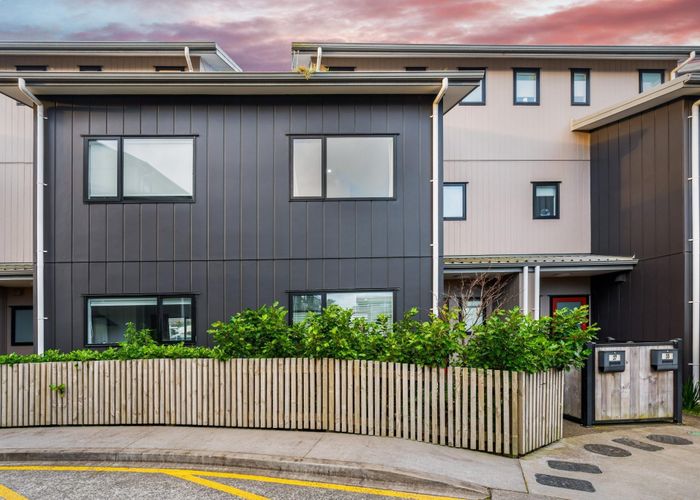  at 37 Eileen Newey Place, Henderson, Waitakere City, Auckland