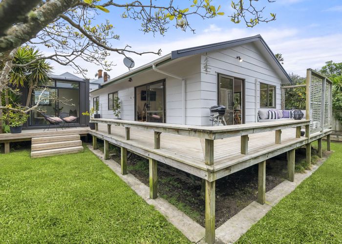  at 2/14 Mozeley Avenue, Devonport, Auckland