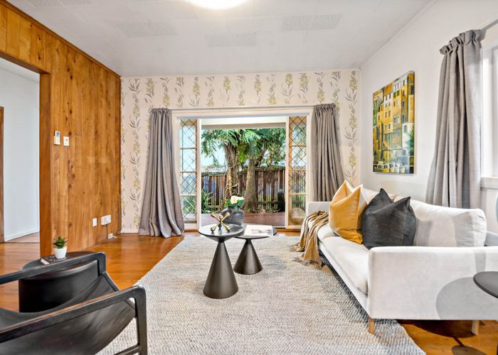  at 129 Sunnyside Road, Sunnyvale, Waitakere City, Auckland